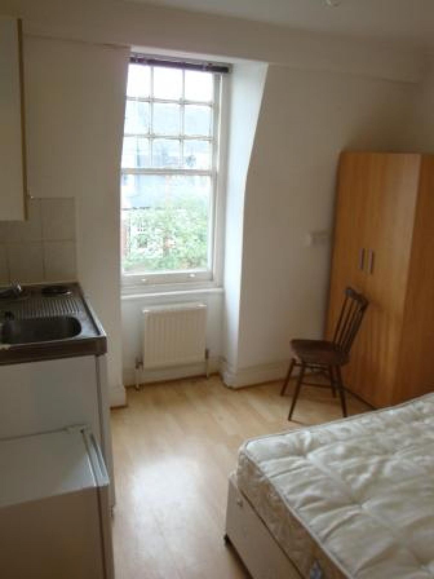 			Studio Apartment, 1 bath, 1 reception Studio			 Glenmore Road, BELSIZE PARK NW3